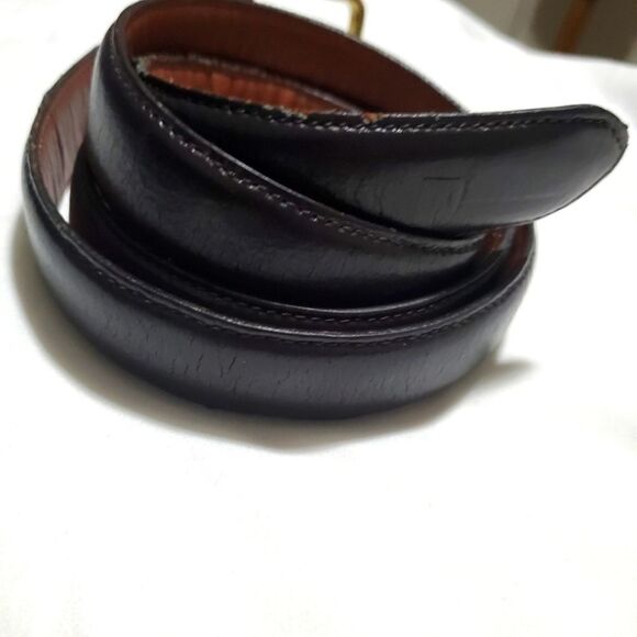 Jo's A Bank Black Leather Belt Size 42 - Picture 2 of 7